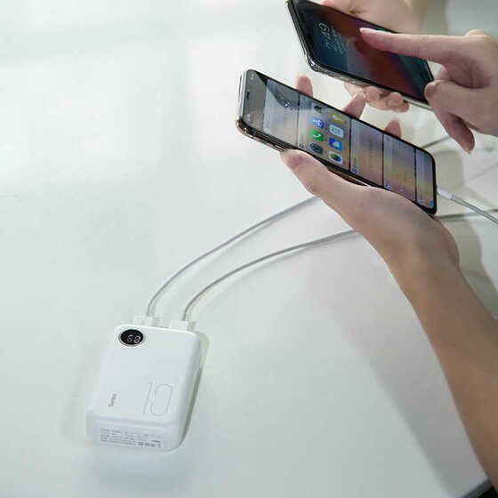 Benks PB10 10000 mAh Powerbank Dijital Göstergeli Taşınabilir Mini Şarj Cihazı