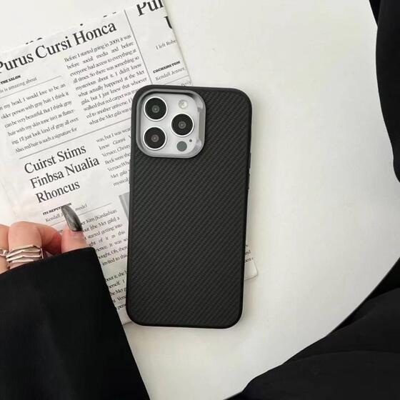 iPhone 14 Kılıf Magsafe Şarj Özellikli Karbon Fiber Görünümlü Troy Kapak
