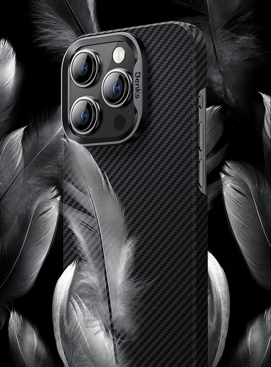 iPhone 15 Pro Max Uyumlu Kılıf Magsafe Özellikli Karbon Fiber Benks Essential ArmorAir 600D Kevlar